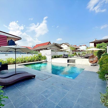 The White House Rachamankha เดอะ ไวท์เฮ้าส์ ราชมรรคา Hostel Chiang Mai Luaran gambar