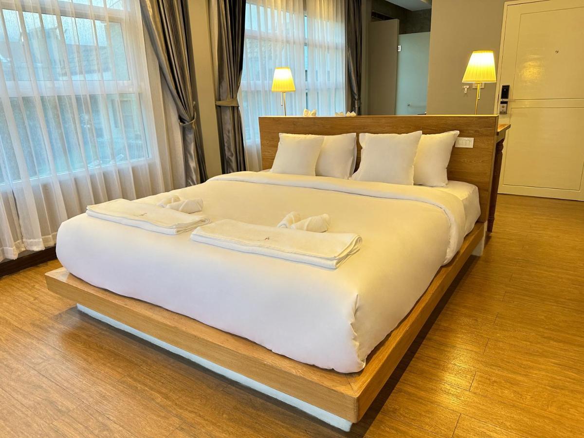The White House Rachamankha เดอะ ไวท์เฮ้าส์ ราชมรรคา Hostel Chiang Mai Luaran gambar