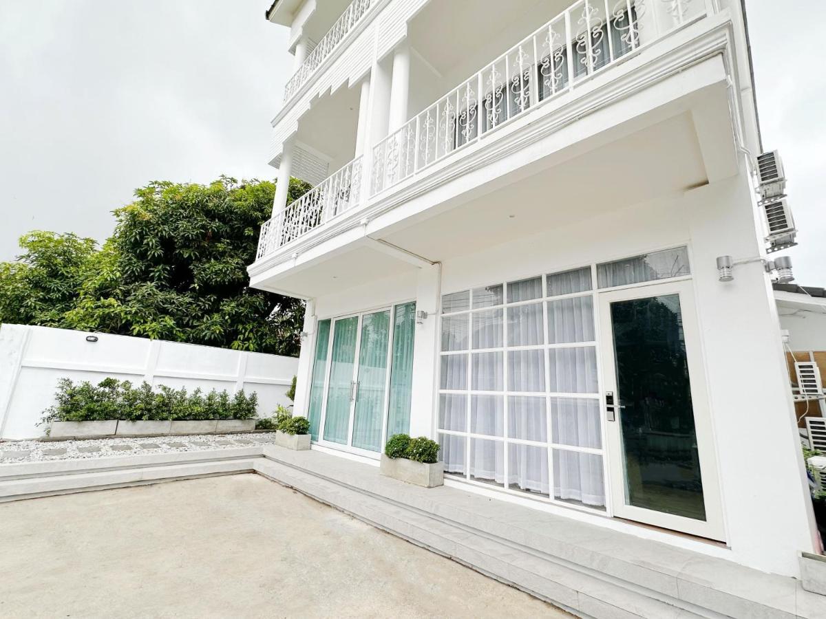 The White House Rachamankha เดอะ ไวท์เฮ้าส์ ราชมรรคา Hostel Chiang Mai Luaran gambar