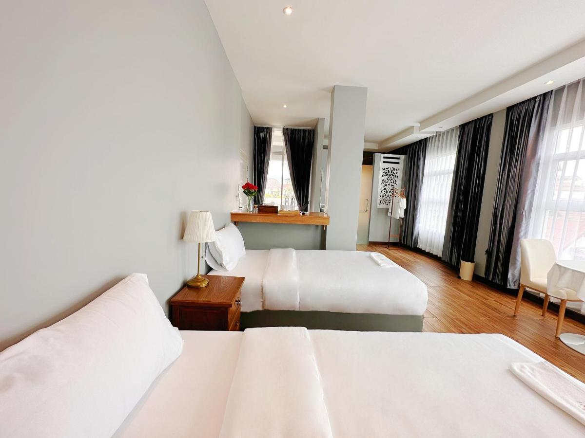 The White House Rachamankha เดอะ ไวท์เฮ้าส์ ราชมรรคา Hostel Chiang Mai Luaran gambar