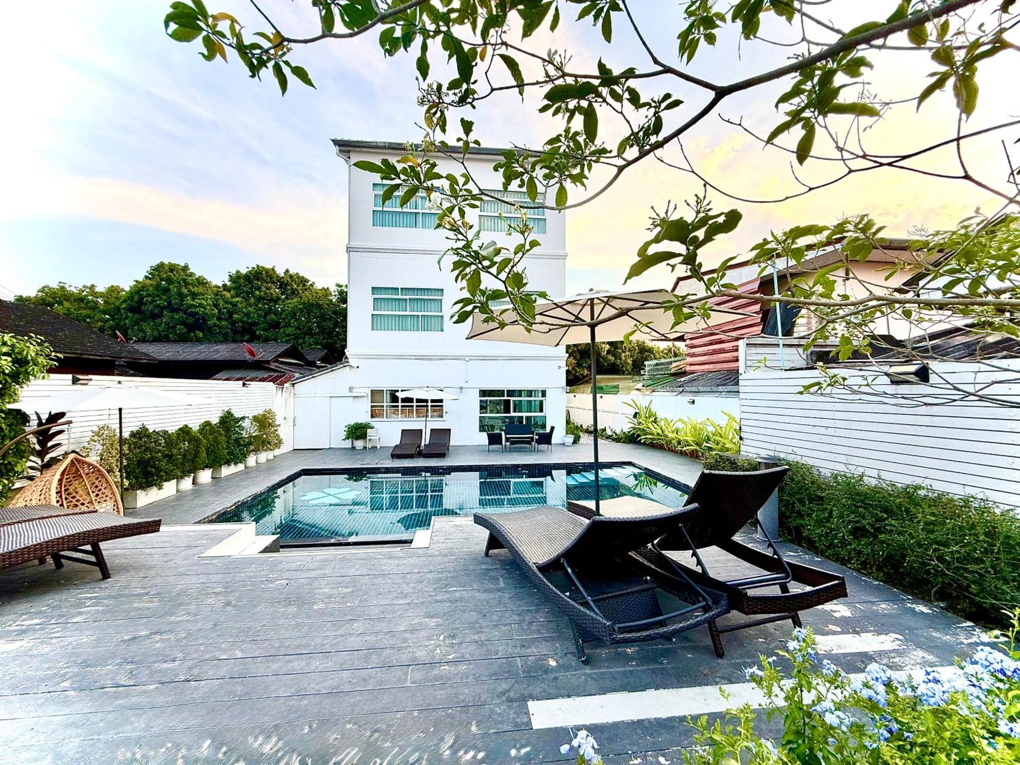 The White House Rachamankha เดอะ ไวท์เฮ้าส์ ราชมรรคา Hostel Chiang Mai Luaran gambar