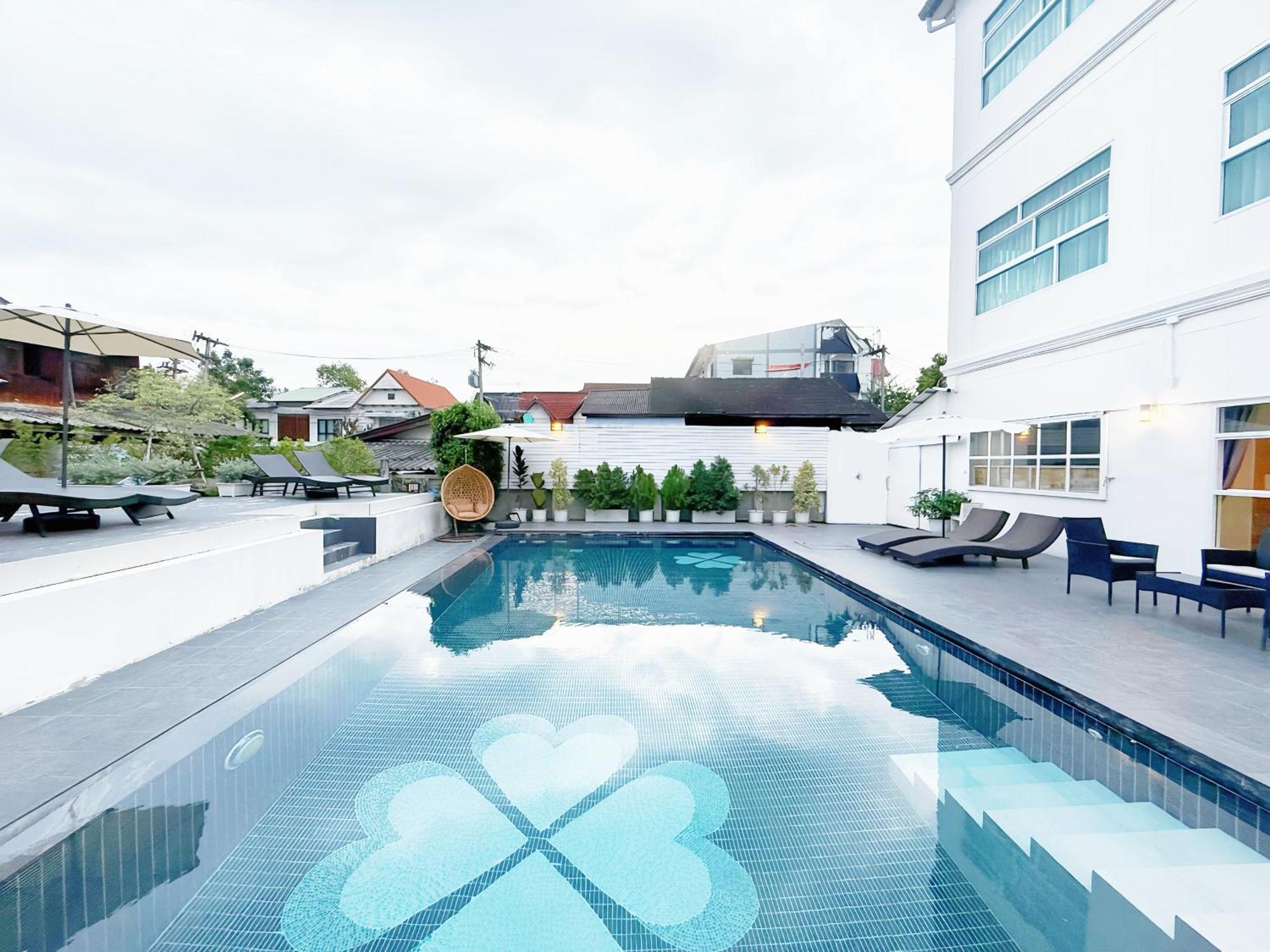 The White House Rachamankha เดอะ ไวท์เฮ้าส์ ราชมรรคา Hostel Chiang Mai Luaran gambar